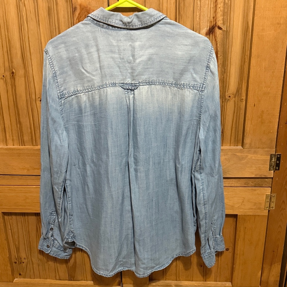 American Eagle Light Blue Denim Button-Up Shirt-size large. - Picture 2 of 2
